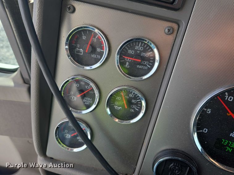 image for item YA6116 2020 Kenworth T370 box truck