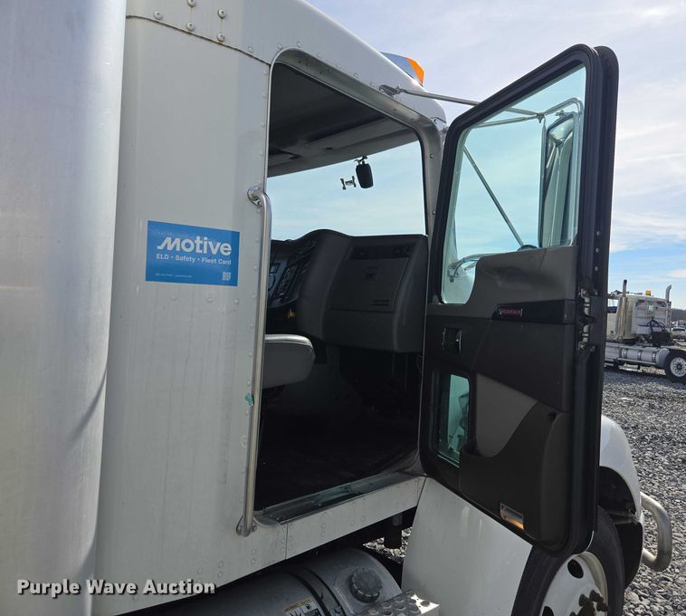 image for item YA6116 2020 Kenworth T370 box truck