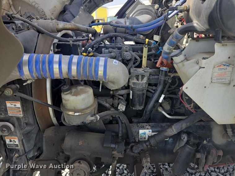 image for item YA6116 2020 Kenworth T370 box truck