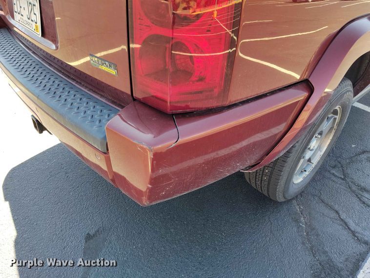 image for item BI9755 2007 Jeep Commander SUV