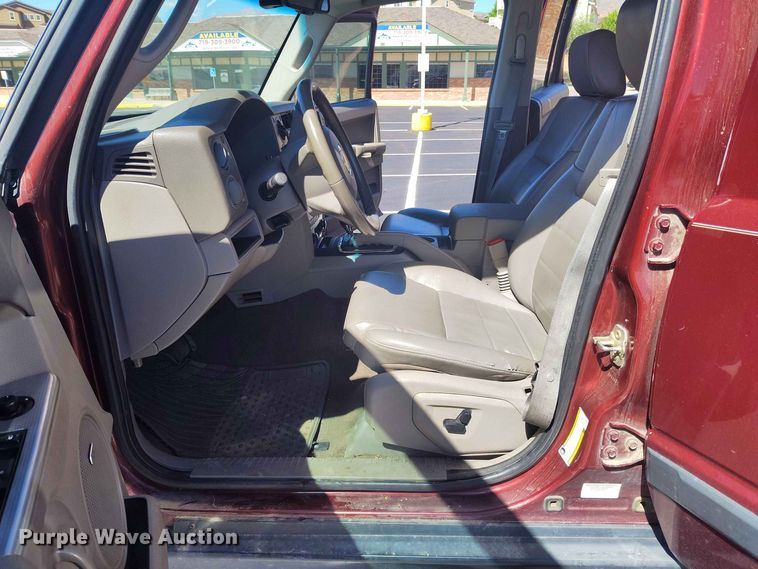 image for item BI9755 2007 Jeep Commander SUV