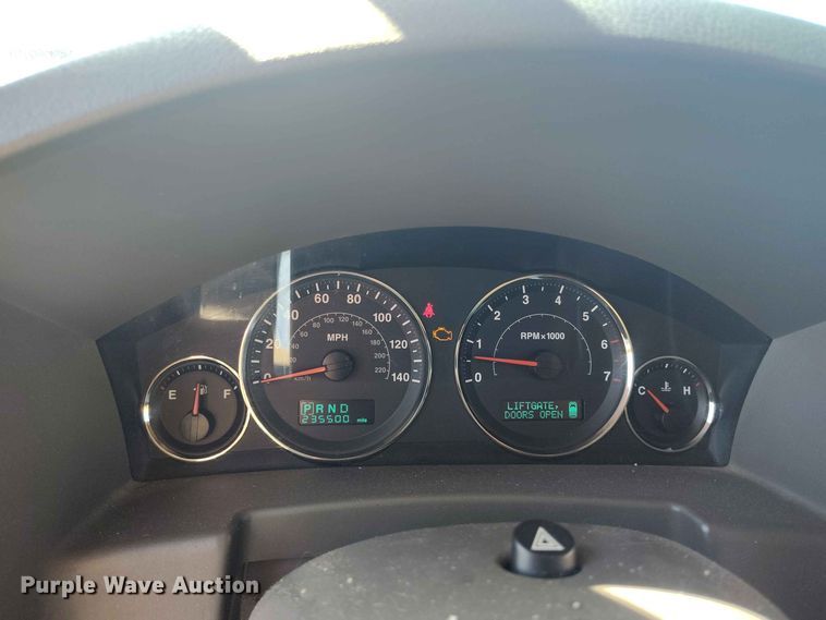 image for item BI9755 2007 Jeep Commander SUV