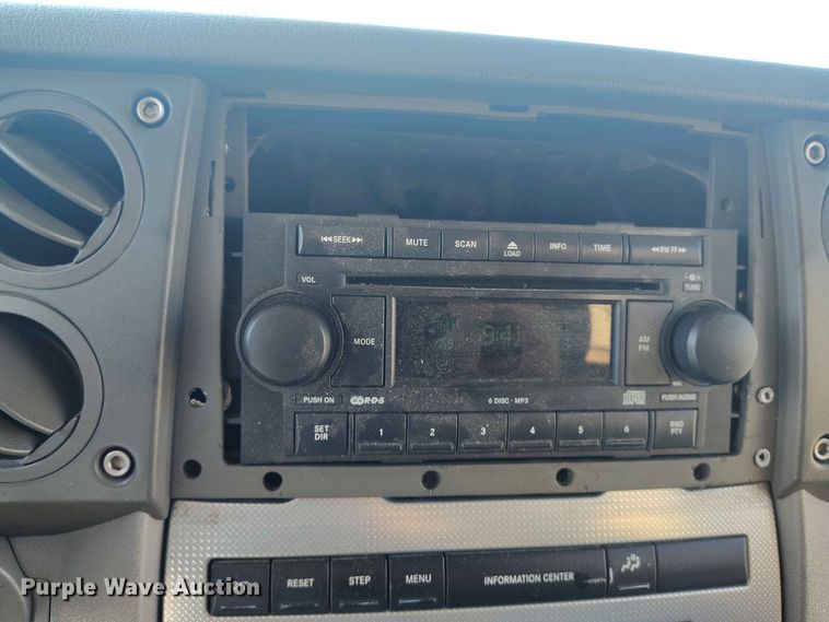 image for item BI9755 2007 Jeep Commander SUV