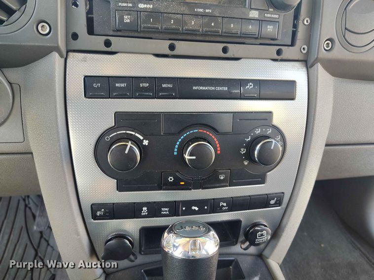 image for item BI9755 2007 Jeep Commander SUV