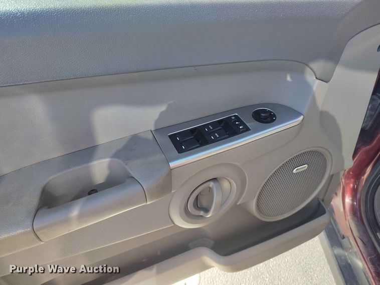 image for item BI9755 2007 Jeep Commander SUV