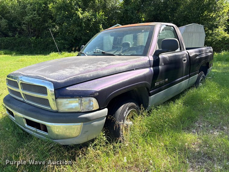 1999 Dodge Ram 1500 pickup truck