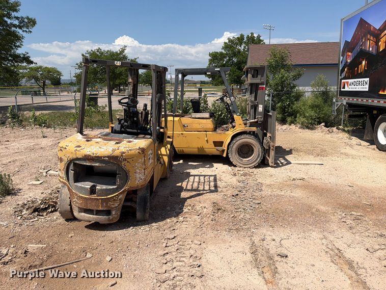 image for item DQ0085 Caterpillar DPL40 forklift