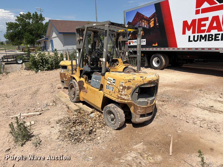 image for item DQ0085 Caterpillar DPL40 forklift