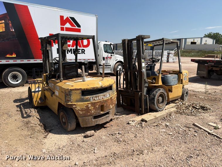 image for item DQ0085 Caterpillar DPL40 forklift