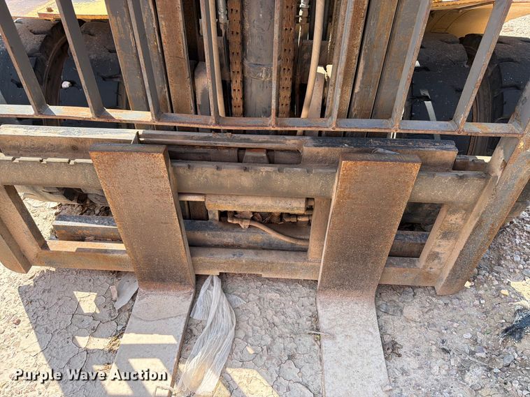 image for item DQ0085 Caterpillar DPL40 forklift