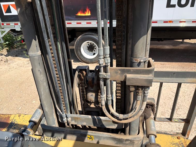 image for item DQ0085 Caterpillar DPL40 forklift
