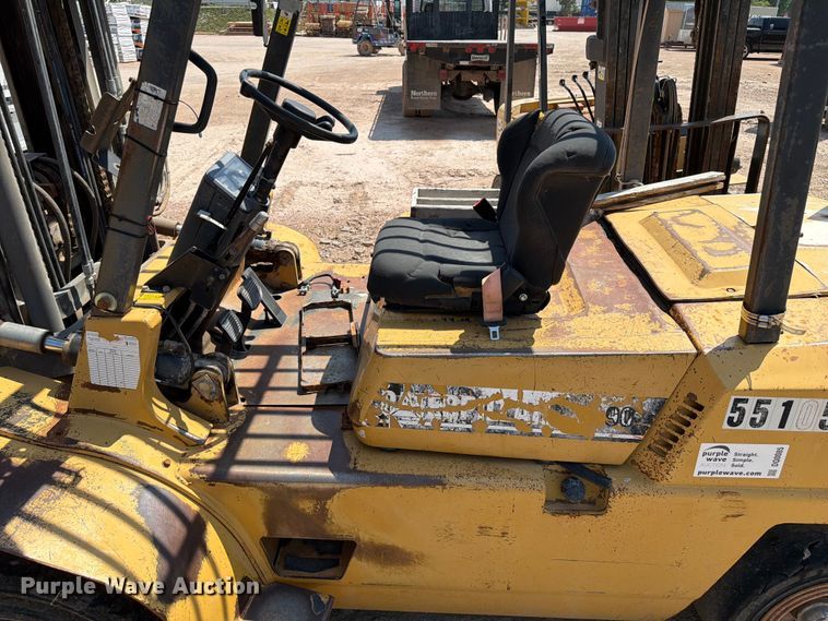 image for item DQ0085 Caterpillar DPL40 forklift