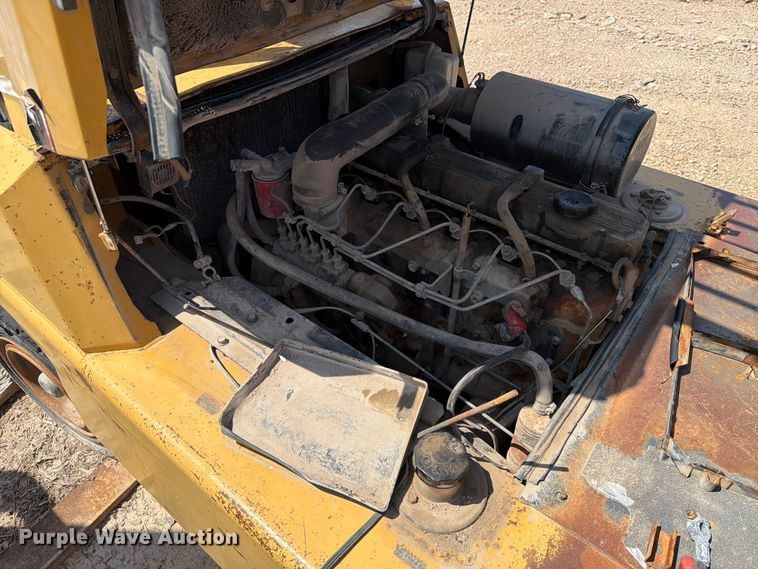 image for item DQ0085 Caterpillar DPL40 forklift