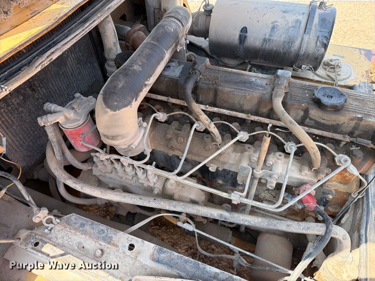 image for item DQ0085 Caterpillar DPL40 forklift