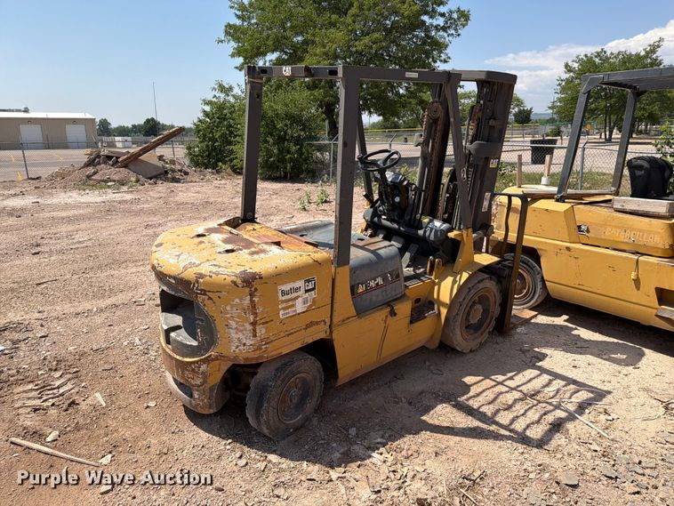 image for item DQ0085 Caterpillar DPL40 forklift