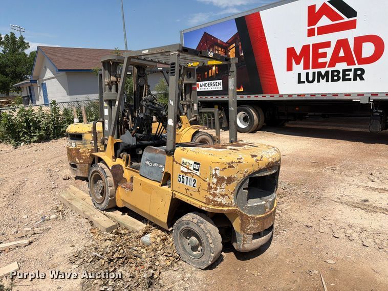 image for item DQ0085 Caterpillar DPL40 forklift