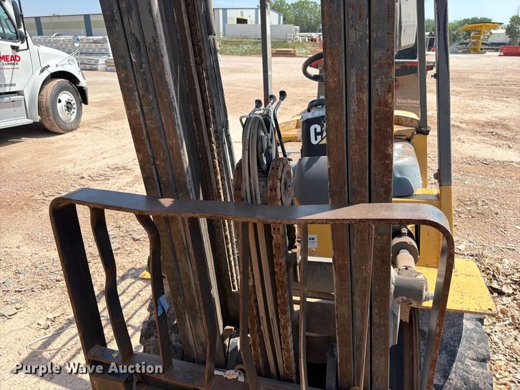 image for item DQ0085 Caterpillar DPL40 forklift