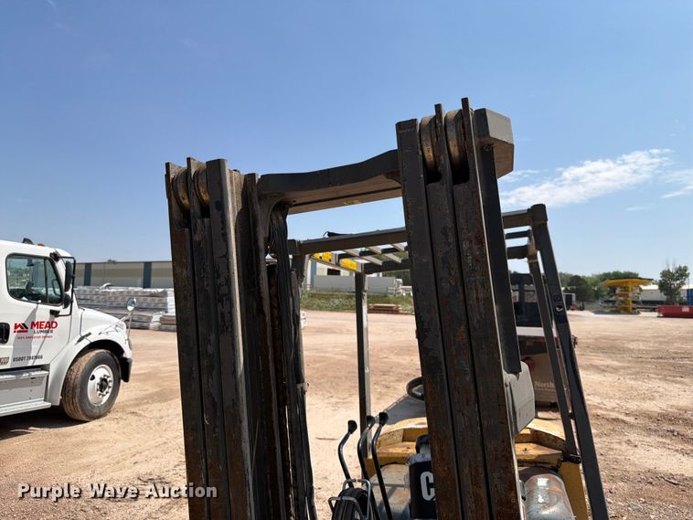 image for item DQ0085 Caterpillar DPL40 forklift