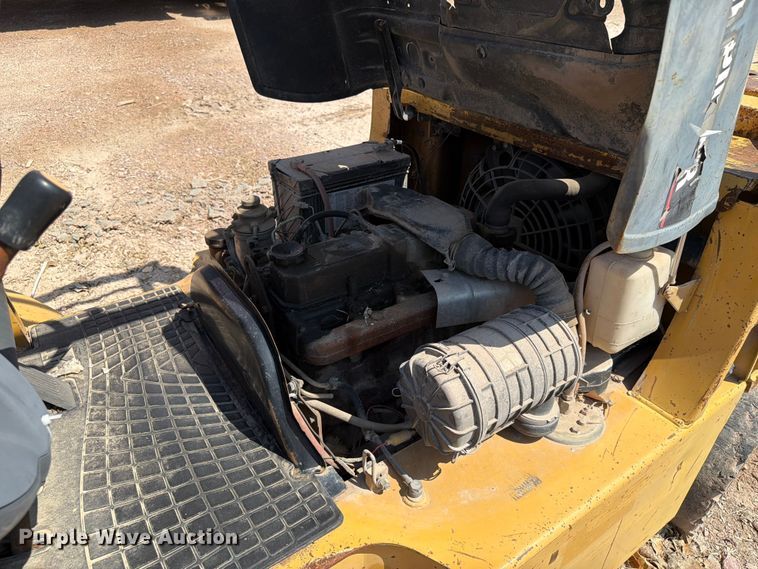 image for item DQ0085 Caterpillar DPL40 forklift