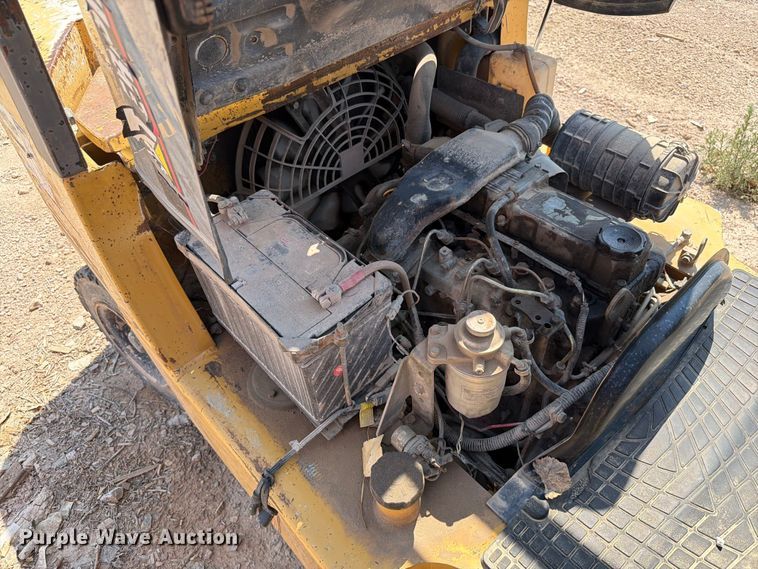 image for item DQ0085 Caterpillar DPL40 forklift