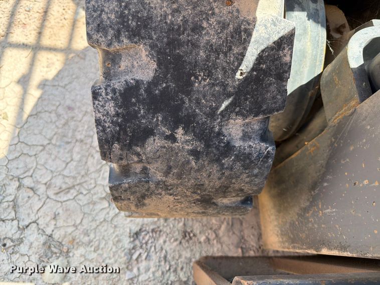 image for item DQ0085 Caterpillar DPL40 forklift