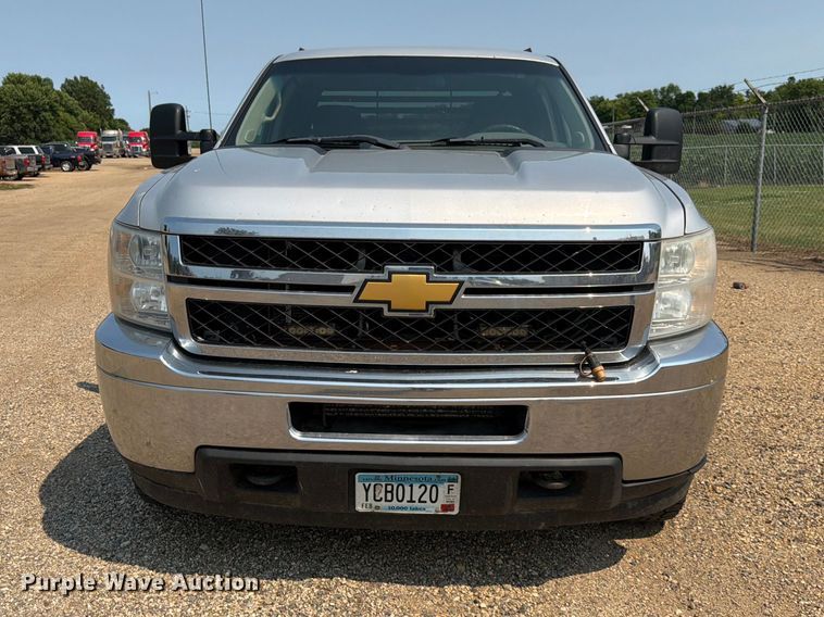 image for item DQ7940 2012 Chevrolet Silverado 3500HD Ext. Cab flatbed pickup truck