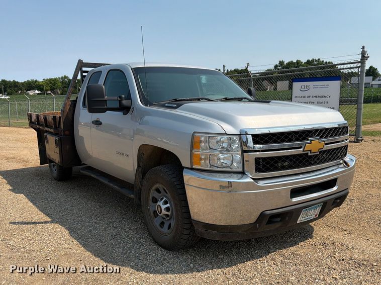 image for item DQ7940 2012 Chevrolet Silverado 3500HD Ext. Cab flatbed pickup truck