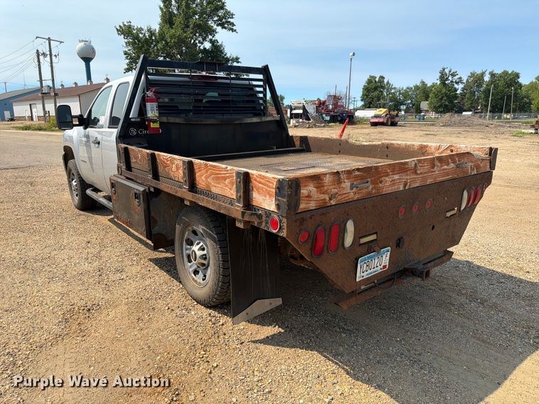 image for item DQ7940 2012 Chevrolet Silverado 3500HD Ext. Cab flatbed pickup truck