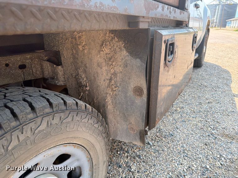 image for item DQ7940 2012 Chevrolet Silverado 3500HD Ext. Cab flatbed pickup truck