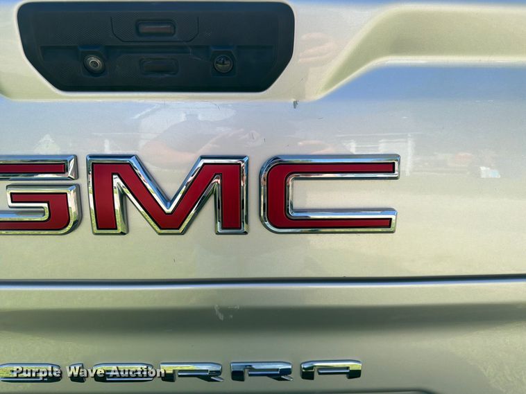 image for item DQ7959 2021 GMC Sierra 1500 SLT Crew Cab pickup truck
