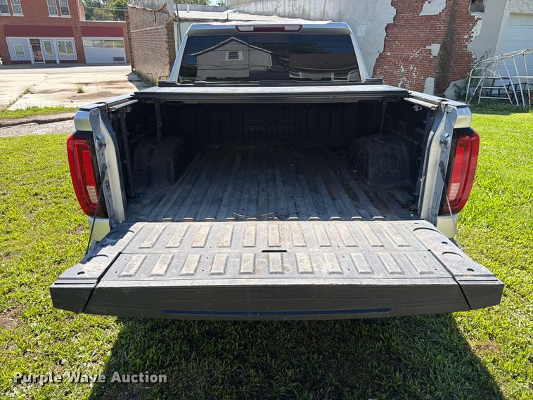 image for item DQ7959 2021 GMC Sierra 1500 SLT Crew Cab pickup truck