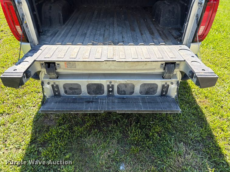 image for item DQ7959 2021 GMC Sierra 1500 SLT Crew Cab pickup truck