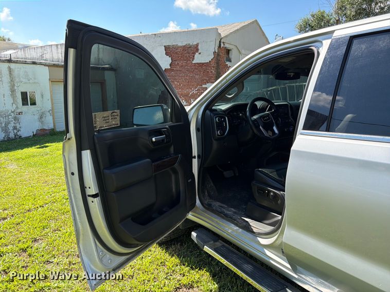 image for item DQ7959 2021 GMC Sierra 1500 SLT Crew Cab pickup truck