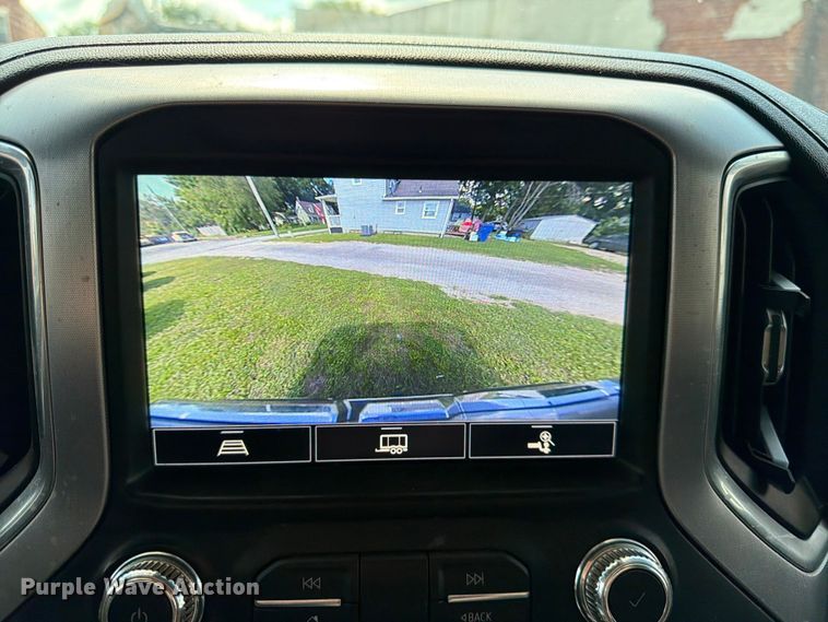 image for item DQ7959 2021 GMC Sierra 1500 SLT Crew Cab pickup truck