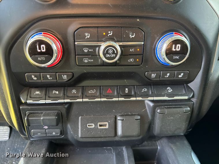image for item DQ7959 2021 GMC Sierra 1500 SLT Crew Cab pickup truck