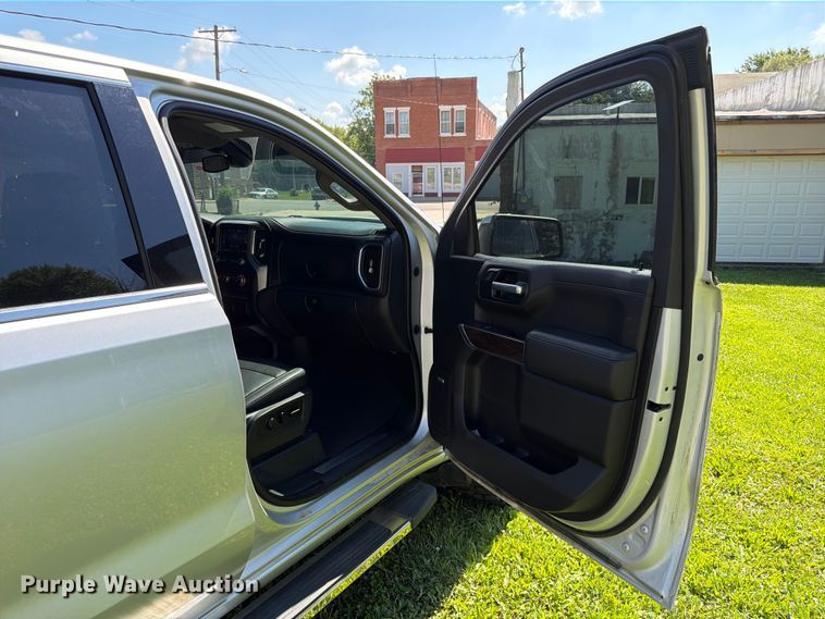 image for item DQ7959 2021 GMC Sierra 1500 SLT Crew Cab pickup truck