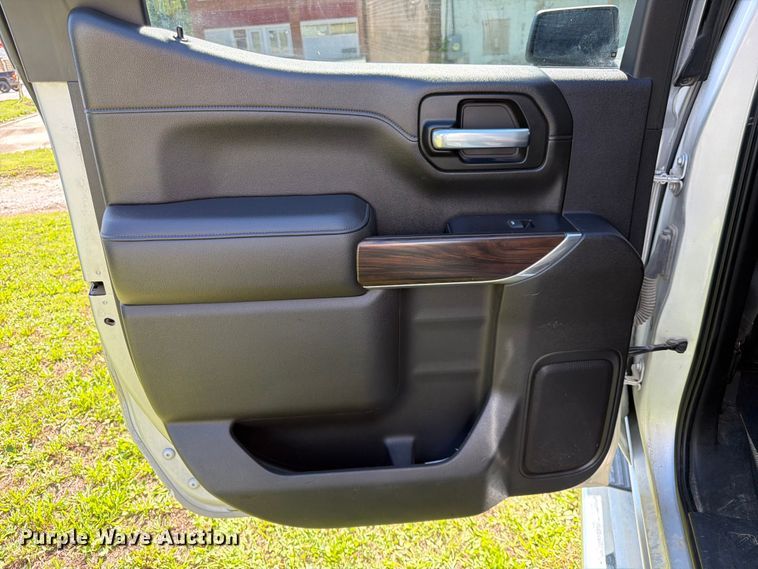 image for item DQ7959 2021 GMC Sierra 1500 SLT Crew Cab pickup truck