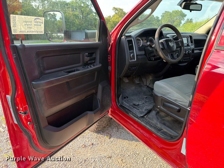 image for item DV2050 2016 RAM 2500 Heavy Duty Crew Cab pickup truck