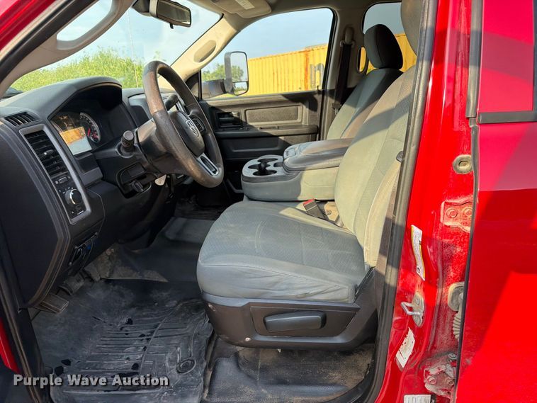 image for item DV2050 2016 RAM 2500 Heavy Duty Crew Cab pickup truck
