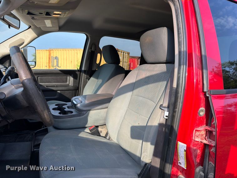 image for item DV2050 2016 RAM 2500 Heavy Duty Crew Cab pickup truck