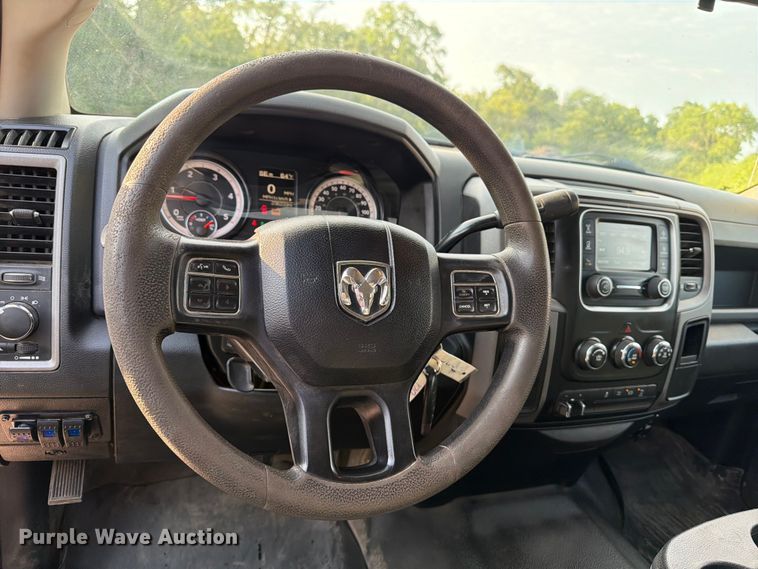 image for item DV2050 2016 RAM 2500 Heavy Duty Crew Cab pickup truck