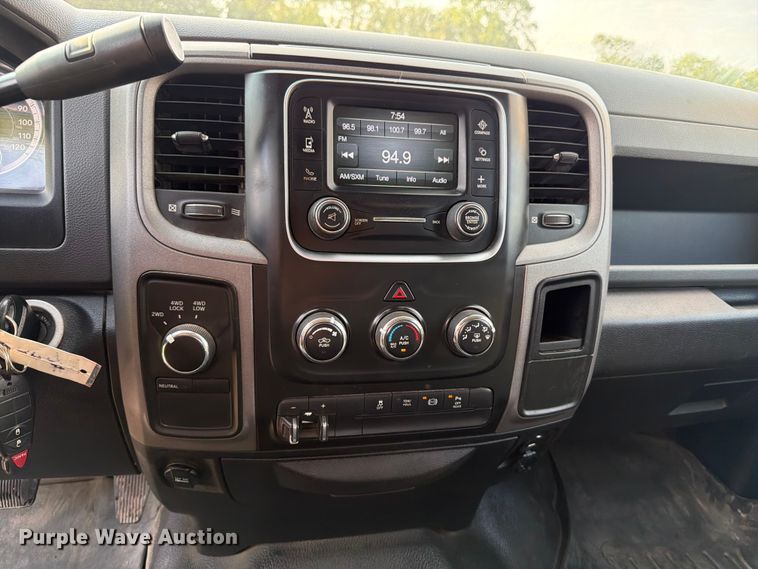 image for item DV2050 2016 RAM 2500 Heavy Duty Crew Cab pickup truck