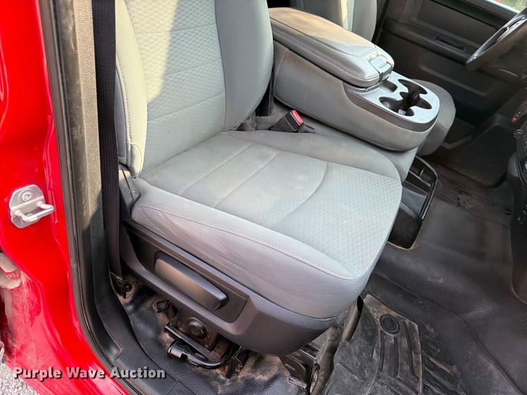 image for item DV2050 2016 RAM 2500 Heavy Duty Crew Cab pickup truck