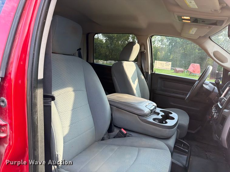 image for item DV2050 2016 RAM 2500 Heavy Duty Crew Cab pickup truck