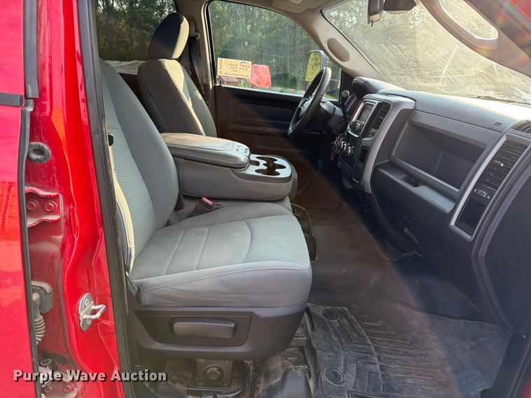 image for item DV2050 2016 RAM 2500 Heavy Duty Crew Cab pickup truck