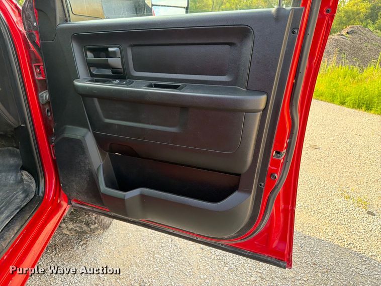 image for item DV2050 2016 RAM 2500 Heavy Duty Crew Cab pickup truck