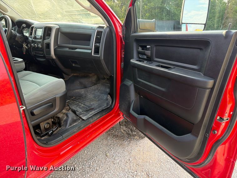 image for item DV2050 2016 RAM 2500 Heavy Duty Crew Cab pickup truck