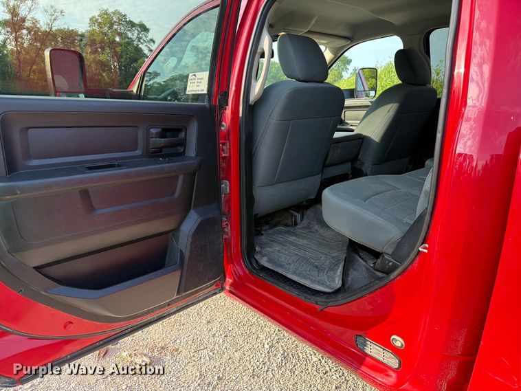 image for item DV2050 2016 RAM 2500 Heavy Duty Crew Cab pickup truck