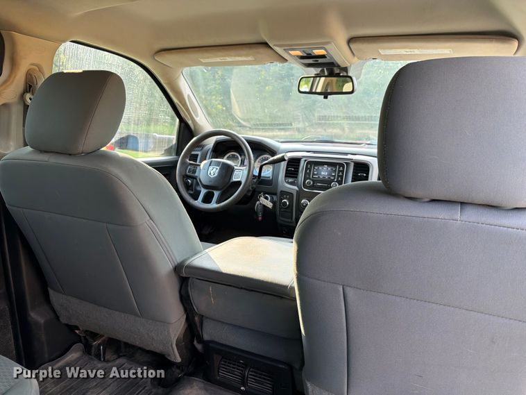image for item DV2050 2016 RAM 2500 Heavy Duty Crew Cab pickup truck