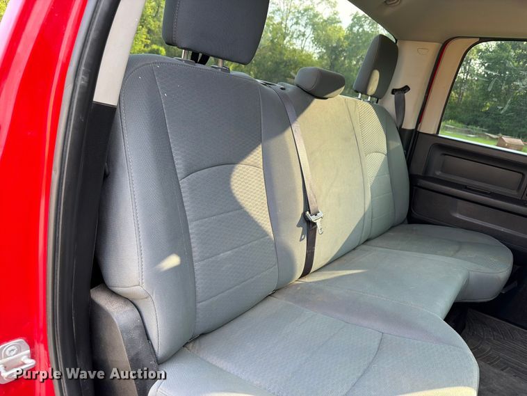 image for item DV2050 2016 RAM 2500 Heavy Duty Crew Cab pickup truck